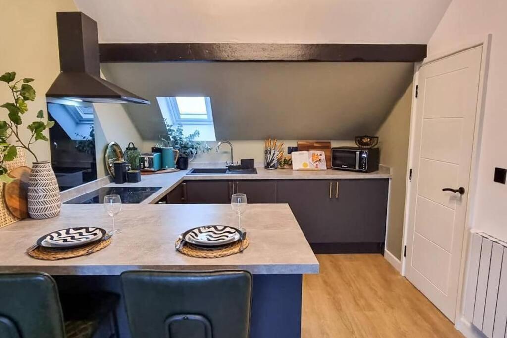 Apartment Super Stylish In Flat 3 Urmston